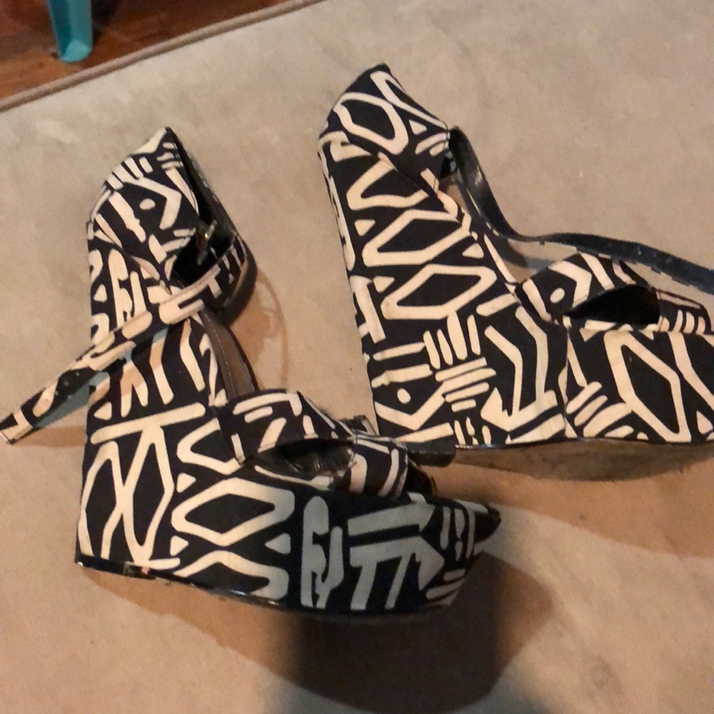 Tribal platform. Super high